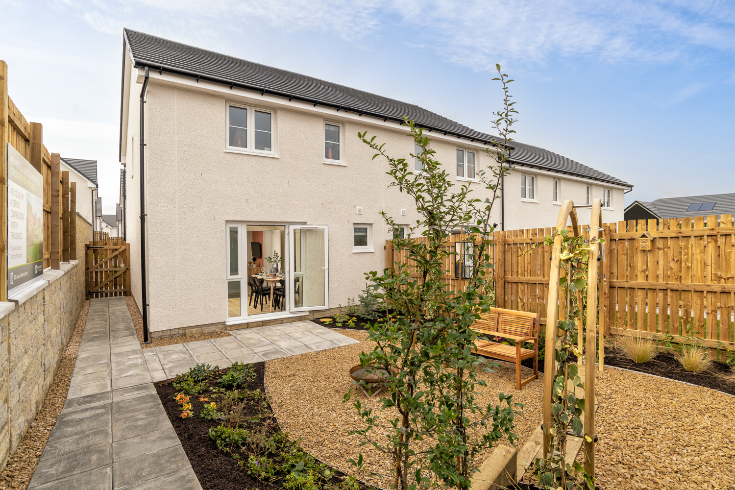 DEV001532_Cupar_BCUP_Ness Castle_External_garden_120423_04